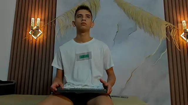 Ethanhot os online show from April 28, 6:57 pm