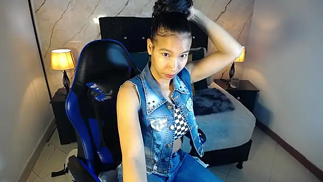 Snapshot of hasley_cute chatting on May 6, 7:30 pm hasley cute online show from May 6, 7:30 pm