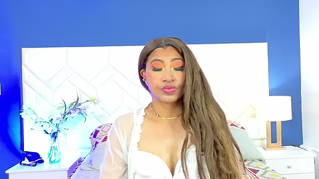 Snapshot of Kiara_Parker_ chatting on July 6, 8:22 pm Kiara Parker online show from July 6, 8:22 pm