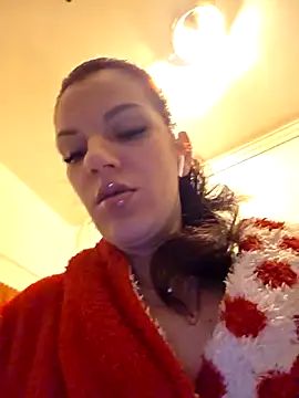 Snapshot of SweetMomy_ chatting on April 15, 2:51 am SweetMomy online show from April 15, 2:51 am