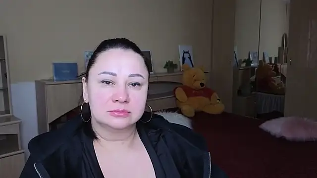 Snapshot of Mia_Misteryy chatting on April 14, 6:08 am Mia Misteryy online show from April 14, 6:08 am