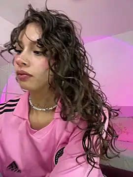 Snapshot of Dreanaa chatting on May 15, 7:54 pm Dreanaa online show from May 15, 7:54 pm