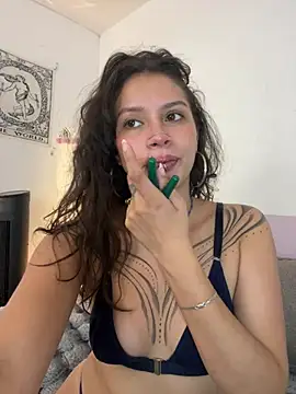 Snapshot of Dreanaa chatting on June 30, 9:05 pm Dreanaa online show from June 30, 9:05 pm