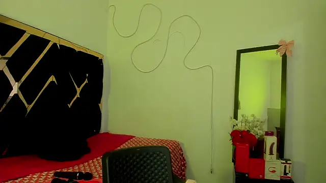 Snapshot of evelott_allenx chatting on July 27, 12:17 am evelott allenx online show from July 27, 12:17 am