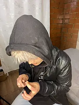 Snapshot of Megan-c chatting on June 27, 6:18 am Megan-c online show from June 27, 6:18 am