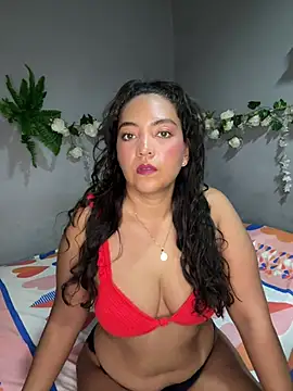 Snapshot of RoxanaEvanss chatting on May 25, 8:48 pm RoxanaEvanss online show from May 25, 8:48 pm