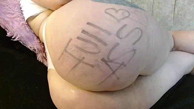 Snapshot of Melanie_Slut_nasty chatting on May 8, 10:09 am Melanie Slut nasty online show from May 8, 10:09 am