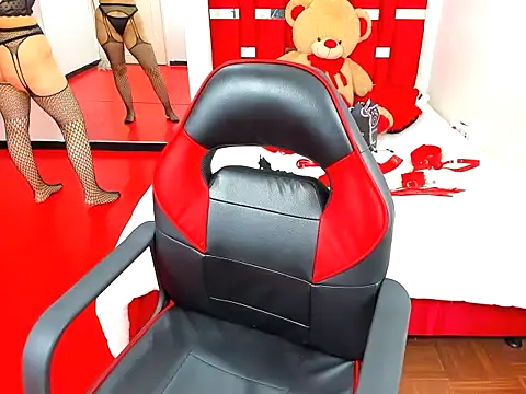 scarlett red 1 online show from April 16, 5:36 pm