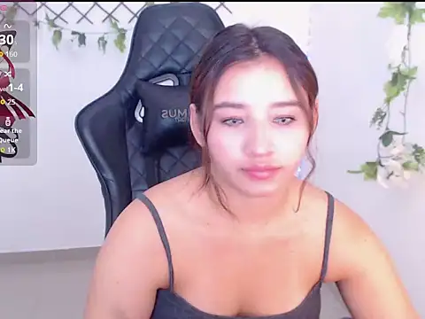 Snapshot of kimtaj_x chatting on May 21, 7:15 am kimtaj x online show from May 21, 7:15 am