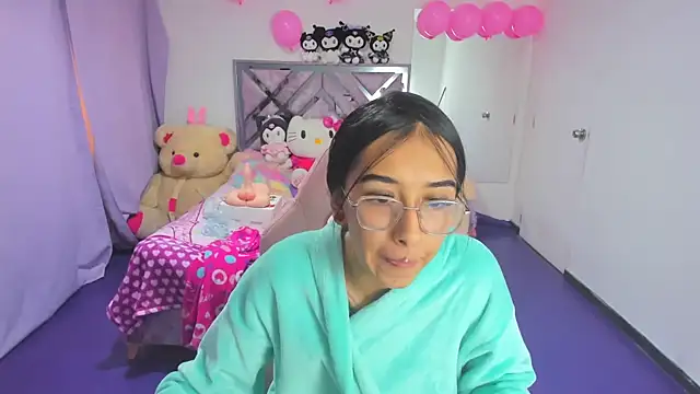 Snapshot of valery_taylor_1 chatting on June 27, 12:22 pm valery taylor 1 online show from June 27, 12:22 pm