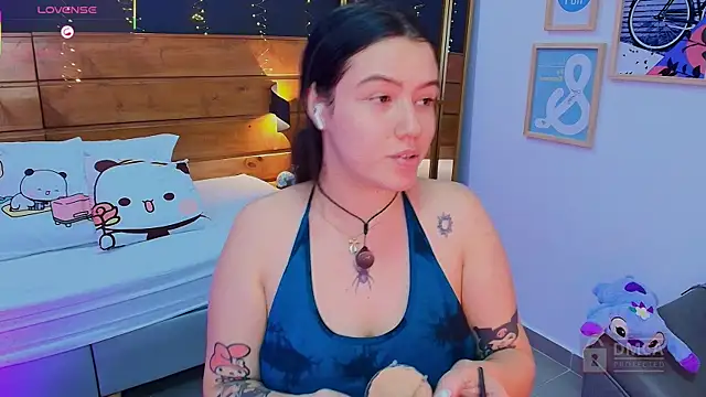 Snapshot of aria_bloomer chatting on April 18, 7:58 pm aria bloomer online show from April 18, 7:58 pm