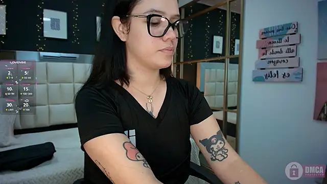 Snapshot of aria_bloomer chatting on May 15, 12:01 pm aria bloomer online show from May 15, 12:01 pm