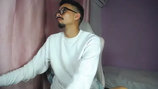 Snapshot of Amir_guy_ chatting on May 11, 4:04 pm Amir guy online show from May 11, 4:04 pm