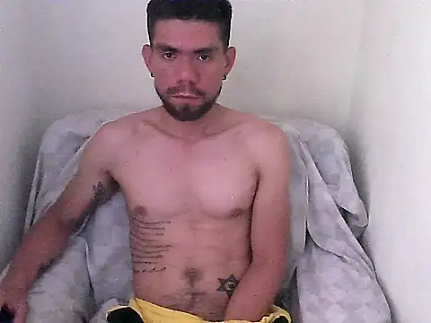 Snapshot of thomas2wood chatting on June 28, 8:59 pm thomas2wood online show from June 28, 8:59 pm