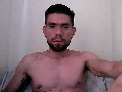 Snapshot of thomas2wood chatting on June 29, 10:21 pm thomas2wood online show from June 29, 10:21 pm