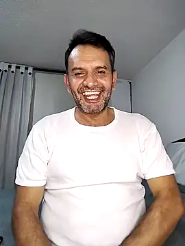 Snapshot of Senkoreman_hard chatting on April 17, 2:36 am Senkoreman hard online show from April 17, 2:36 am