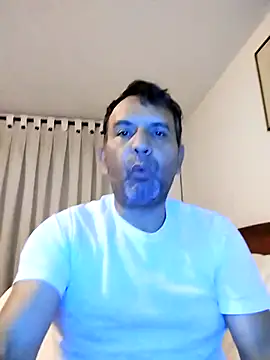 Snapshot of Senkoreman_hard chatting on May 8, 3:23 am Senkoreman hard online show from May 8, 3:23 am