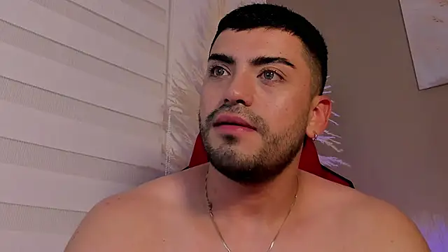 Snapshot of Alexander_Diazz chatting on May 16, 12:18 am Alexander Diazz online show from May 16, 12:18 am