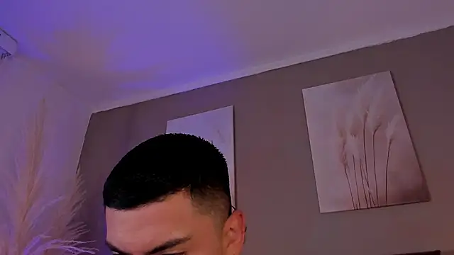 Snapshot of Alexander_Diazz chatting on June 18, 2:10 pm Alexander Diazz online show from June 18, 2:10 pm