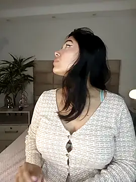 Snapshot of BrendaBloom_ chatting on April 12, 12:54 pm BrendaBloom online show from April 12, 12:54 pm