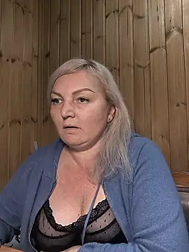 Snapshot of White-Chocolatte chatting on April 9, 3:50 pm White-Chocolatte online show from April 9, 3:50 pm