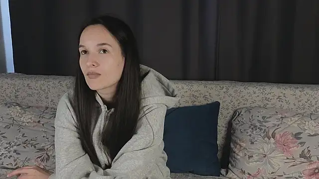 CutieFru1t online show from April 14, 8:20 am