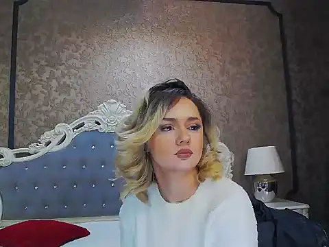 Snapshot of Ivy_Quin chatting on April 9, 4:01 am Ivy Quin online show from April 9, 4:01 am
