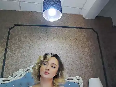 Snapshot of Ivy_Quin chatting on April 10, 3:56 am Ivy Quin online show from April 10, 3:56 am