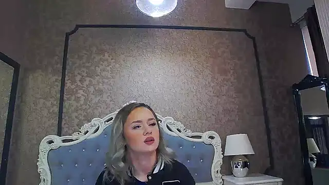 Snapshot of Ivy_Quin chatting on May 9, 4:06 am Ivy Quin online show from May 9, 4:06 am