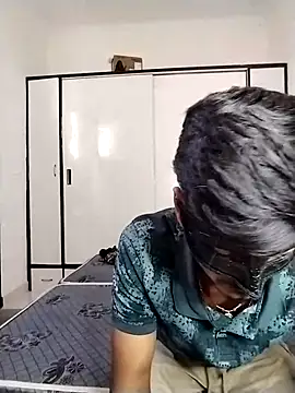 Snapshot of Love-Birdss chatting on April 29, 8:51 am Love-Birdss online show from April 29, 8:51 am