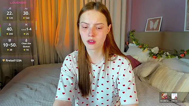 Snapshot of Diana_Broooks chatting on April 23, 12:29 pm Diana Broooks online show from April 23, 12:29 pm
