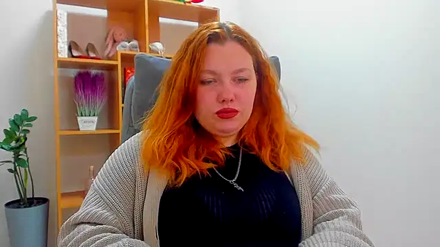 Snapshot of Aillia-Rous chatting on May 3, 6:19 am Aillia-Rous online show from May 3, 6:19 am