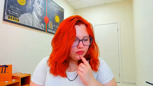 Snapshot of Aillia-Rous chatting on June 16, 6:49 am Aillia-Rous online show from June 16, 6:49 am