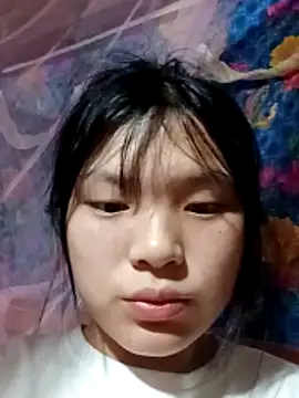 Snapshot of Zion-z chatting on April 9, 9:47 am Zion-z online show from April 9, 9:47 am