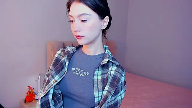 LibbieSchworm online show from April 13, 8:42 am