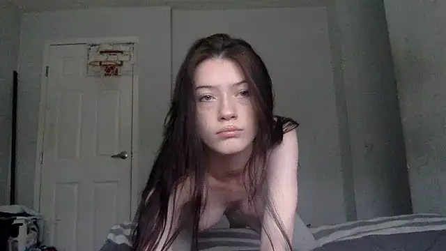 Snapshot of Munchkinbaby72318 chatting on April 23, 6:10 pm Munchkinbaby72318 online show from April 23, 6:10 pm