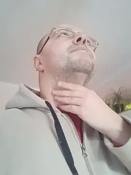 Luceriusbigass online show from December 14, 7:40 am