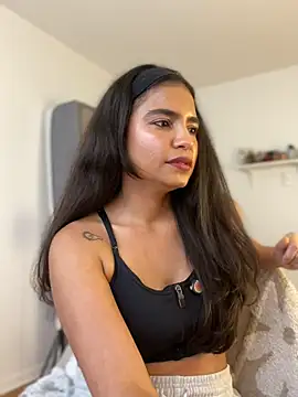Snapshot of holaRosa chatting on June 7, 8:01 pm holaRosa online show from June 7, 8:01 pm
