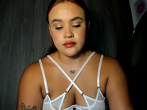 Snapshot of Sabrina_Darkness chatting on April 20, 10:55 pm Sabrina Darkness online show from April 20, 10:55 pm