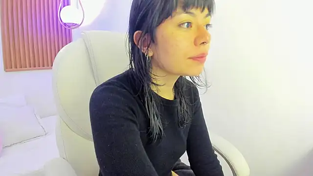 Snapshot of ghostmila chatting on April 23, 11:53 am ghostmila online show from April 23, 11:53 am