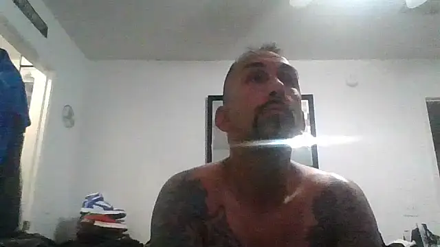 Snapshot of tenser59 chatting on April 14, 10:43 am tenser59 online show from April 14, 10:43 am