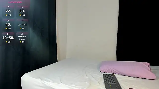 Snapshot of aisshalee chatting on June 24, 9:36 pm aisshalee online show from June 24, 9:36 pm