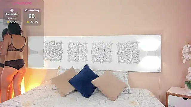 Snapshot of freyaa__1 chatting on April 13, 1:27 pm freyaa 1 online show from April 13, 1:27 pm
