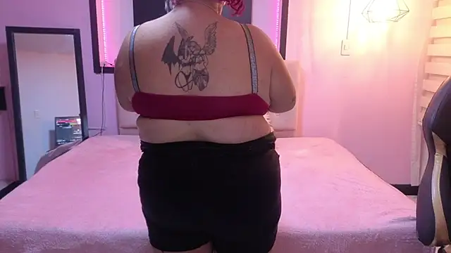 Sweet cat t online show from June 17, 2:25 am