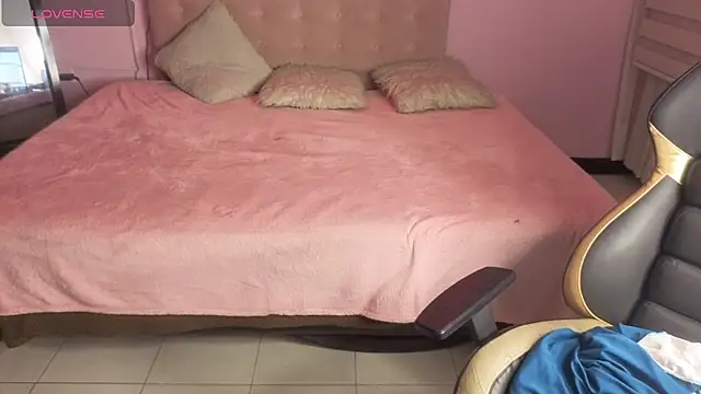 Sweet cat t online show from June 21, 1:52 am