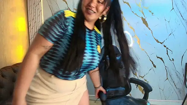 Snapshot of Sasha_tf chatting on June 11, 8:51 pm Sasha tf online show from June 11, 8:51 pm