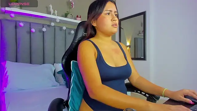 aitana moon  online show from April 12, 2:16 am