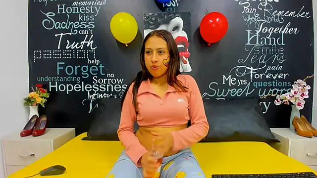 Snapshot of Sofiia__Cute1 chatting on July 3, 7:09 pm Sofiia Cute1 online show from July 3, 7:09 pm