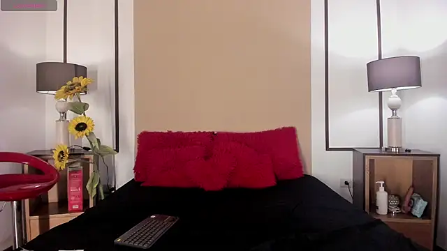 Snapshot of NatashaLuxy chatting on June 23, 7:45 pm NatashaLuxy online show from June 23, 7:45 pm