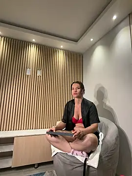 Snapshot of valery_fitt chatting on May 12, 10:34 am valery fitt online show from May 12, 10:34 am